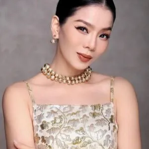 CA SĨ LỆ QUYÊN