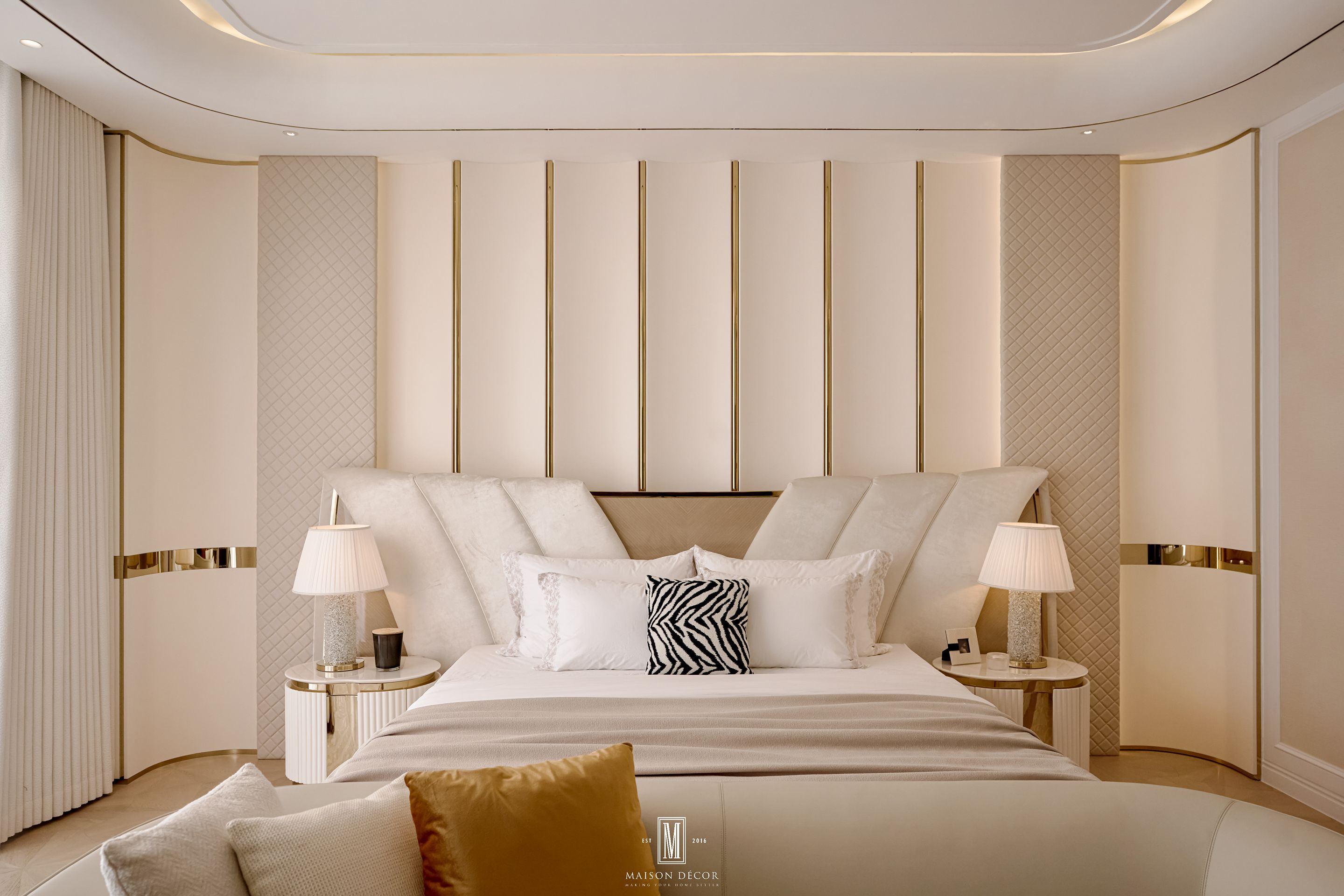 Phòng ngủ VIP với sofa chân giường